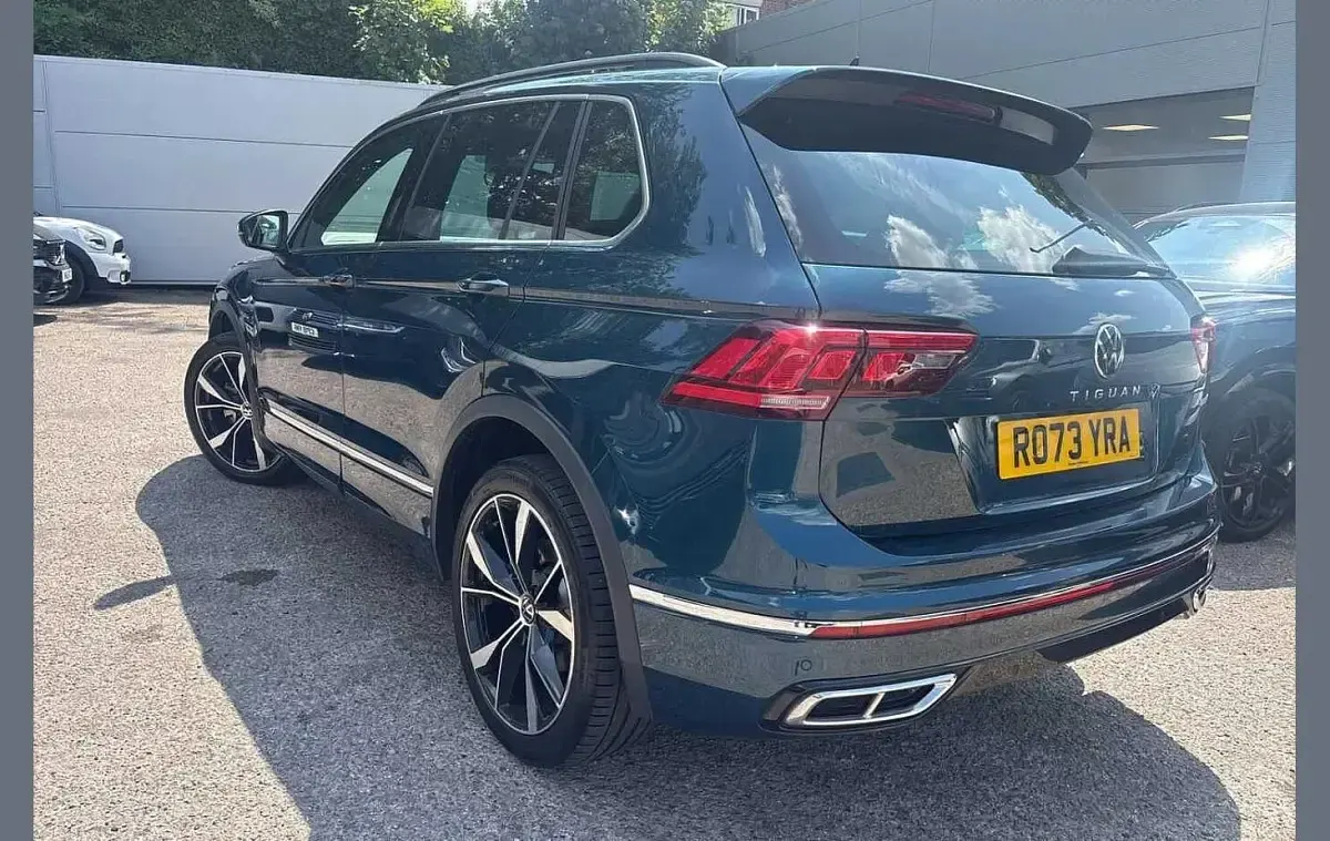 Used VW Tiguan R-line 245 HP (180 kW) 2023 Blue SUV