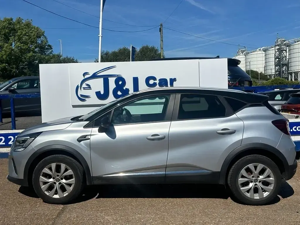 Used Renault Captur Iconic 90 HP (66 kW) 2021 Grey/black SUV