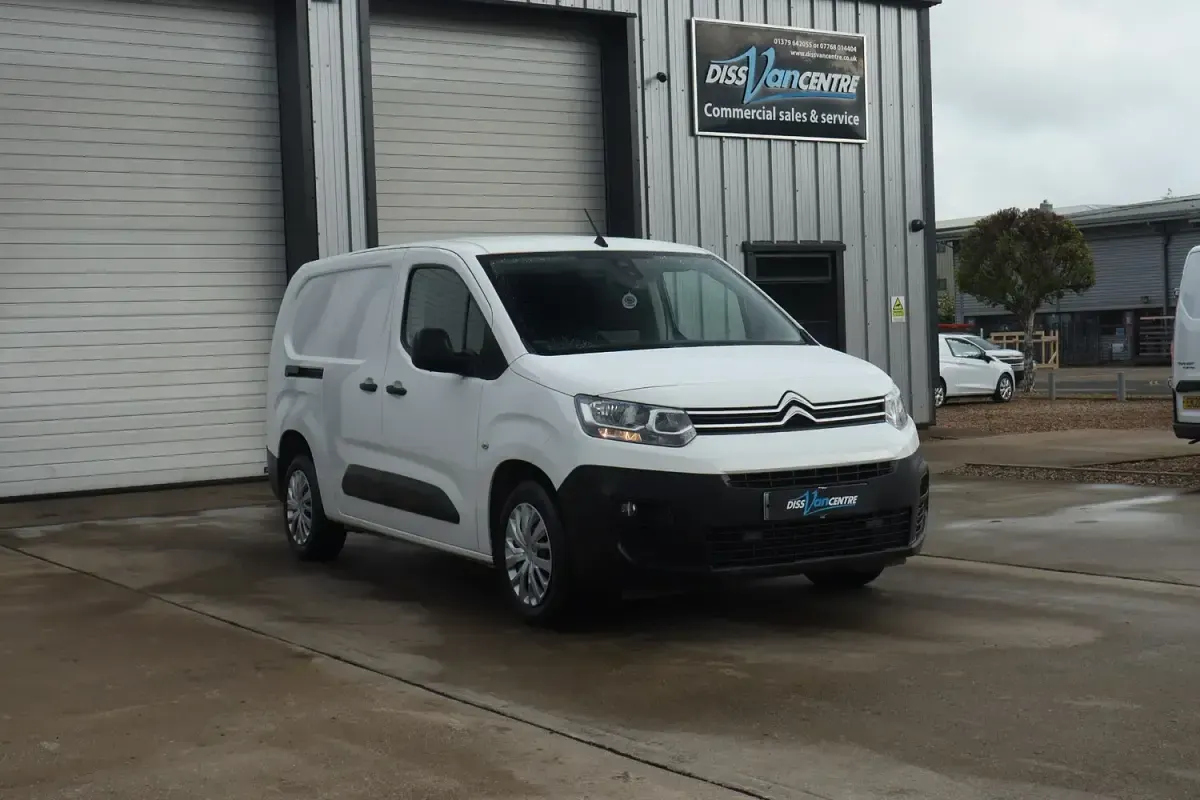 Used Citroën Berlingo 100 HP (73 kW) 2021 White MPV
