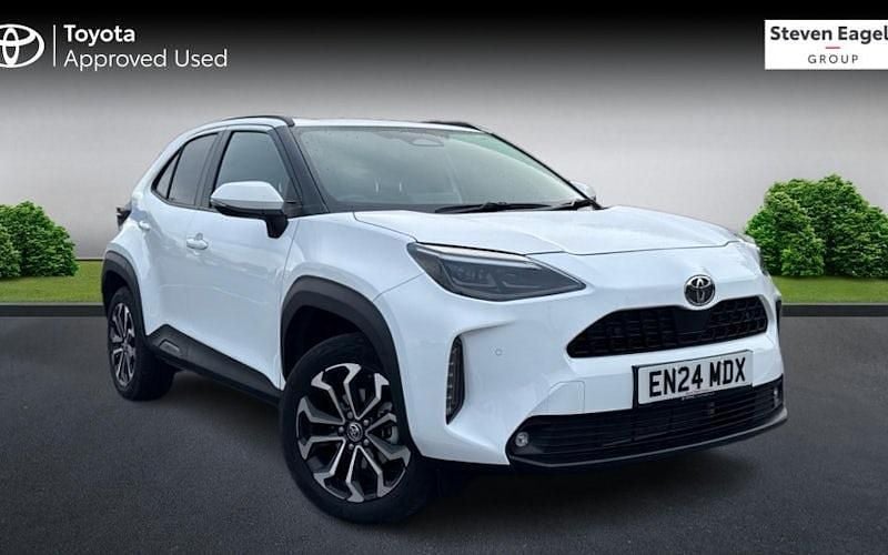 Used 2025 Toyota Yaris Hybrid Design Estate | £23,828 (Fair price) - Image 1/3