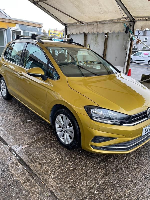 Used VW Golf Sportsvan SE 2018 Yellow MPV