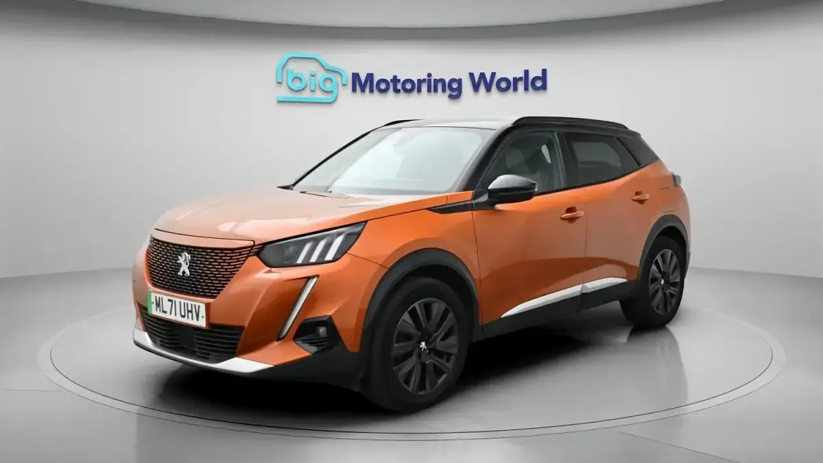 Used Peugeot e-2008 Premium 100 kW (136 HP) 2021 Orange SUV