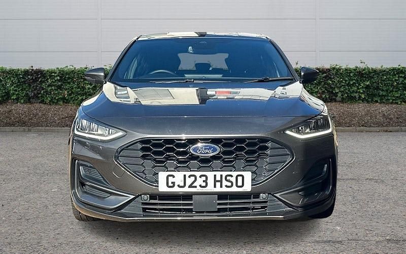 Second-hand Ford Focus ST-Line X 125 CP (91 kW) 2023 Gri Hatchback