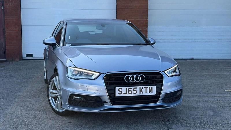 Begagnad Audi A3 S-Line 150 HK (110 kW) 2015 Silver Halvkombi