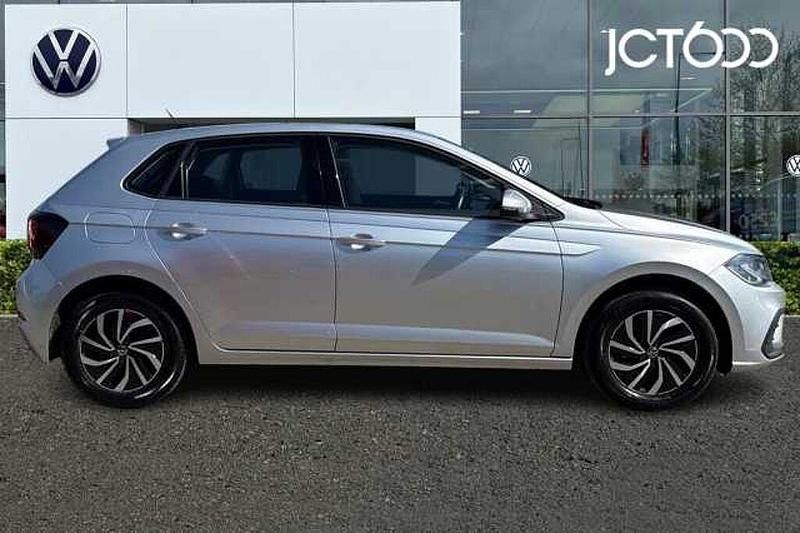 Used VW Polo Life 80 HP (58 kW) 2023 Silver Hatchback