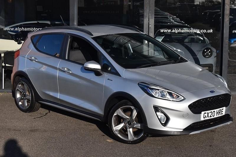 Usado Ford Fiesta Active 95 HP (69 kW) 2020 Prateado Citadino