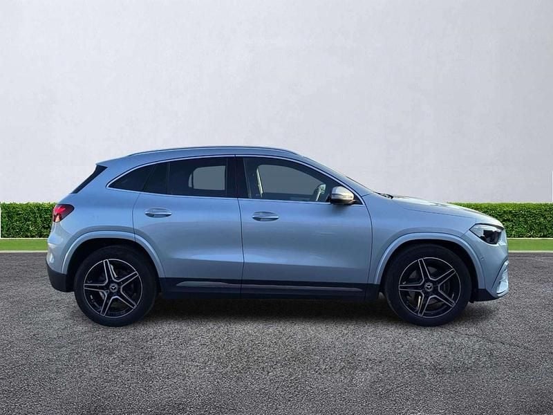 Used Mercedes GLA200 Executive 163 HP (119 kW) 2025 Silver SUV