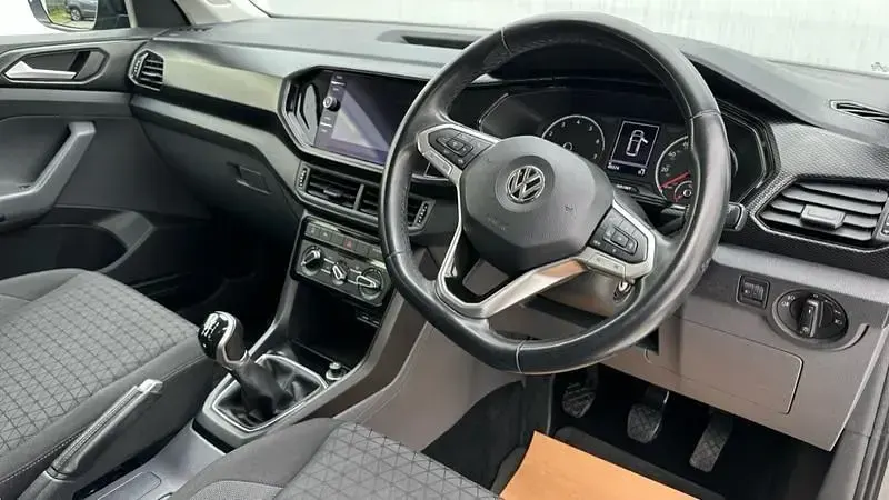 Usado VW T-Cross SE 115 HP (84 kW) 2020 Preto SUV