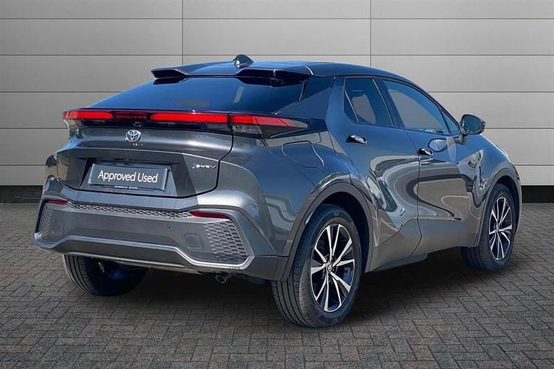 Second-hand Toyota C-HR Design 223 CP (164 kW) 2024 Gri SUV