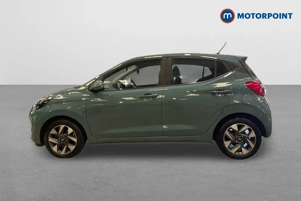 Usado Hyundai i10 Advanced 67 HP (49 kW) 2024 Verde Citadino