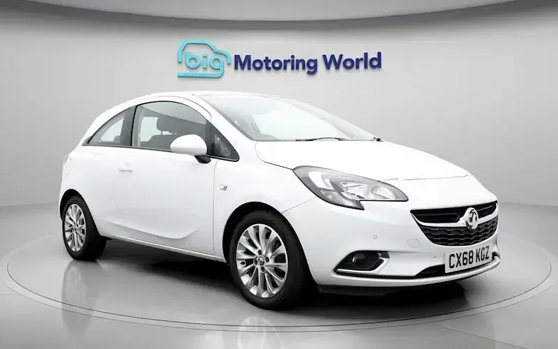 Used Vauxhall Corsa 90 HP (66 kW) 2018 White Hatchback