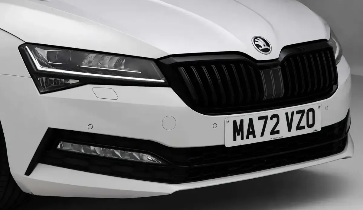 Used Skoda Superb SportlinePlus 150 HP (110 kW) 2022 White Estate