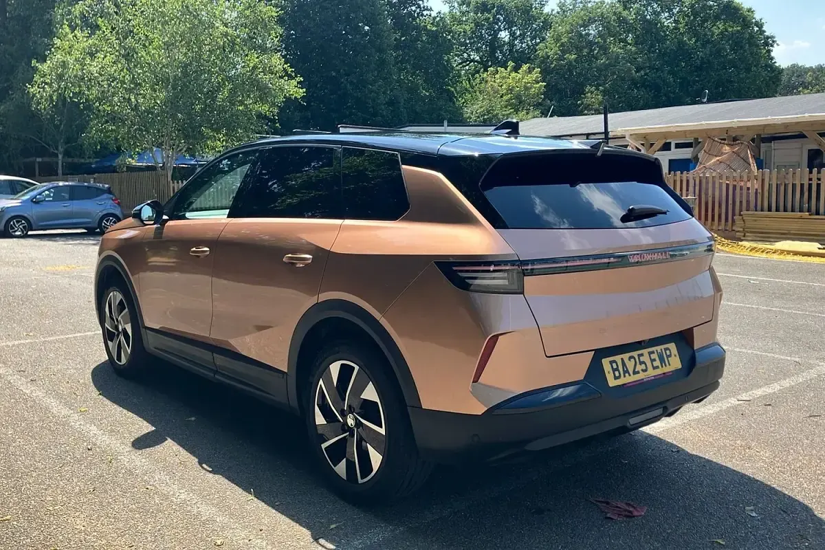 Used Vauxhall Grandland X GSe 143 HP (105 kW) 2025 Brown SUV