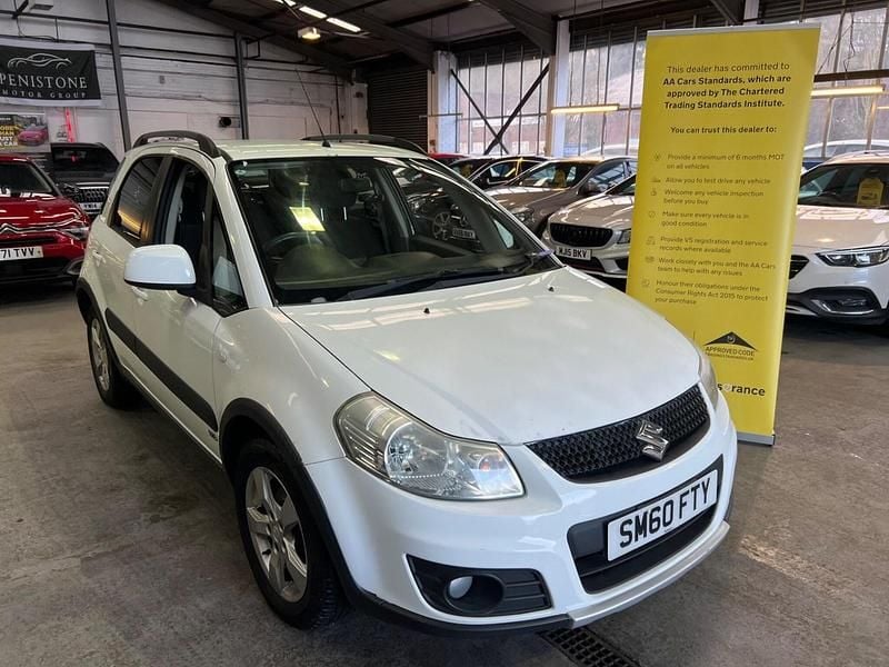 White Used 2010 Suzuki SX4 SZ5 Hatchback | £2,490 (Fair price) - Image 1/4