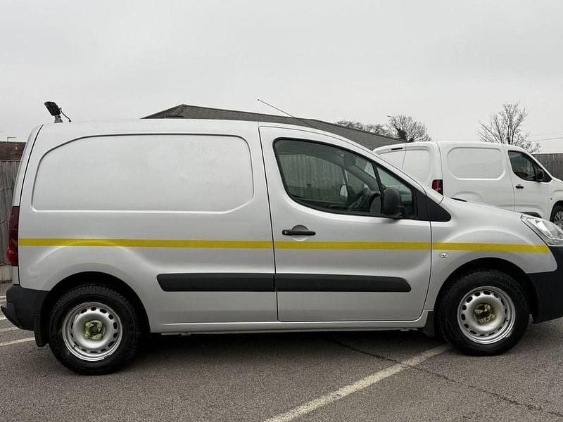 Used Peugeot Partner 64 HP (47 kW) 2019 Silver MPV
