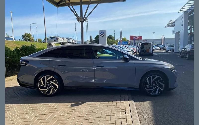 Usado VW ID.7 Pro 210 kW (286 CV) 2024 Gris Utilitario