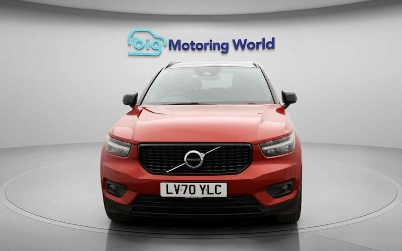Used Volvo XC40 R-Design 197 HP (144 kW) 2020 Red SUV