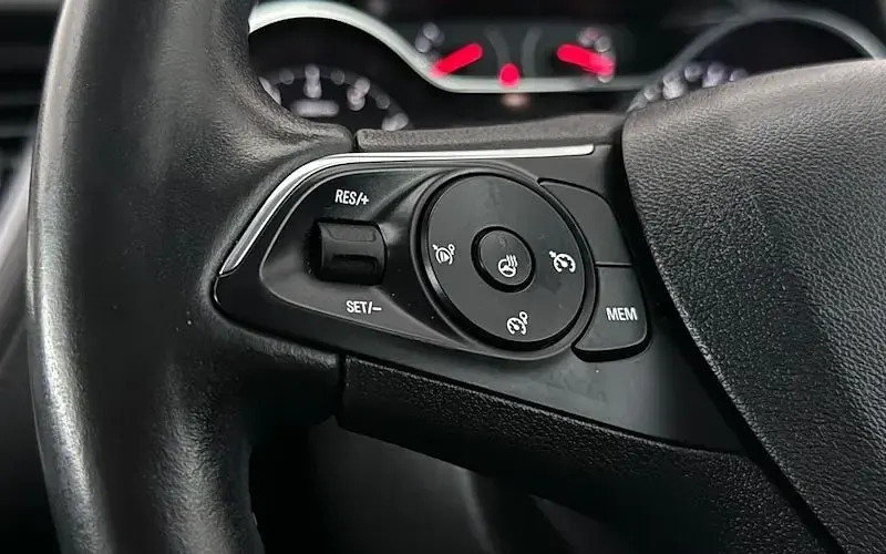 Used Vauxhall Grandland X Sport 131 HP (96 kW) 2019 Blue SUV
