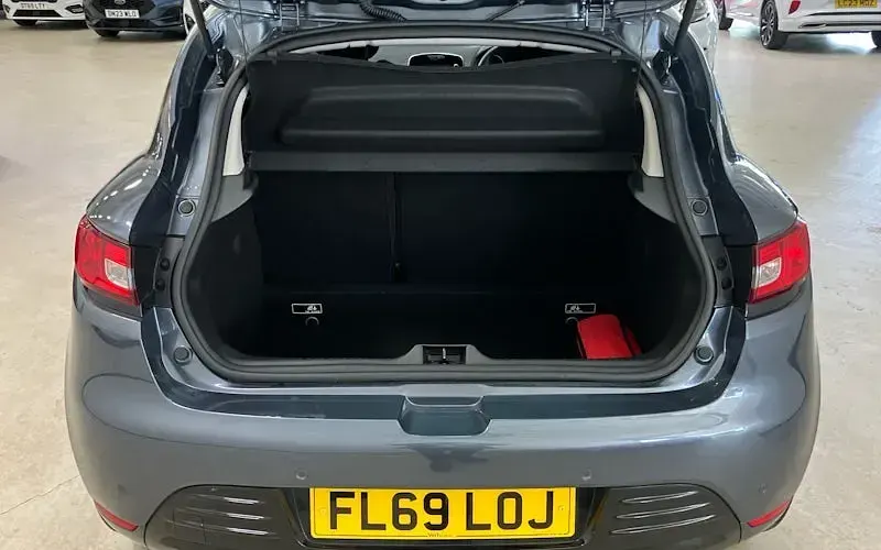 Used Renault Clio Iconic 90 HP (66 kW) 2019 Grey Hatchback