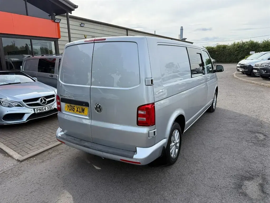 Używany VW Transporter Highline 2016 Srebrny Van