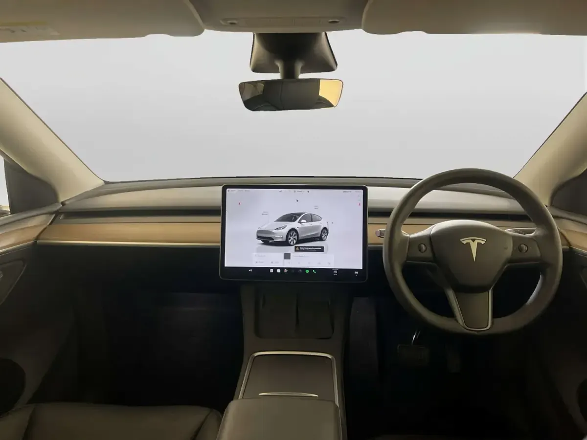 Używany Tesla Model Y RWD 254 kW (346 KM) 2023 Biały SUV