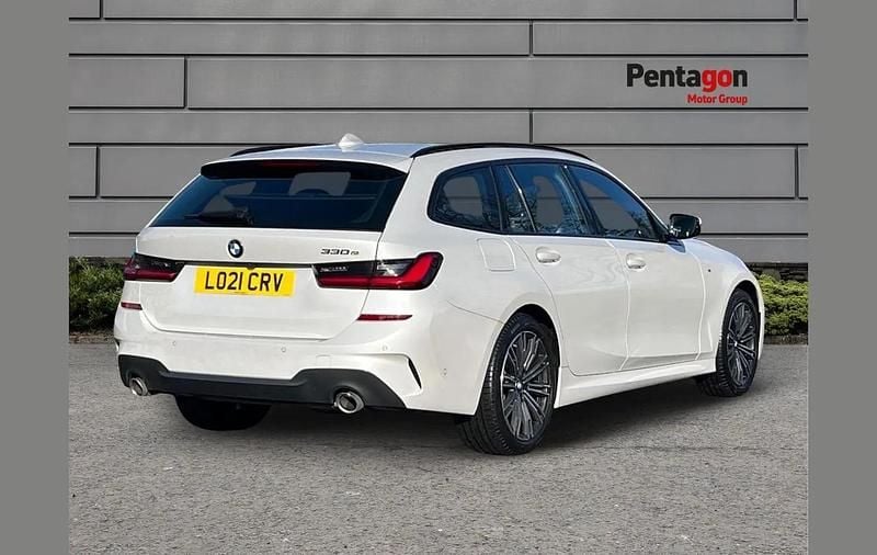 Used BMW 330e M Sport 288 HP (211 kW) 2021 White Estate