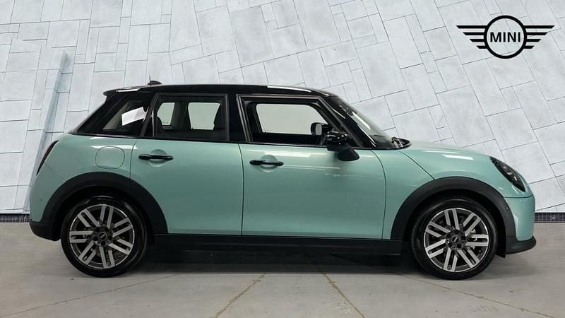 Used Mini Cooper Hatch 113 kW (154 HP) 2025 Green Hatchback