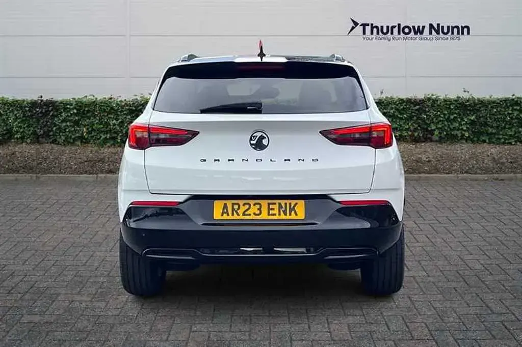 Used Vauxhall Grandland X S 131 HP (96 kW) 2023 Arctic white SUV