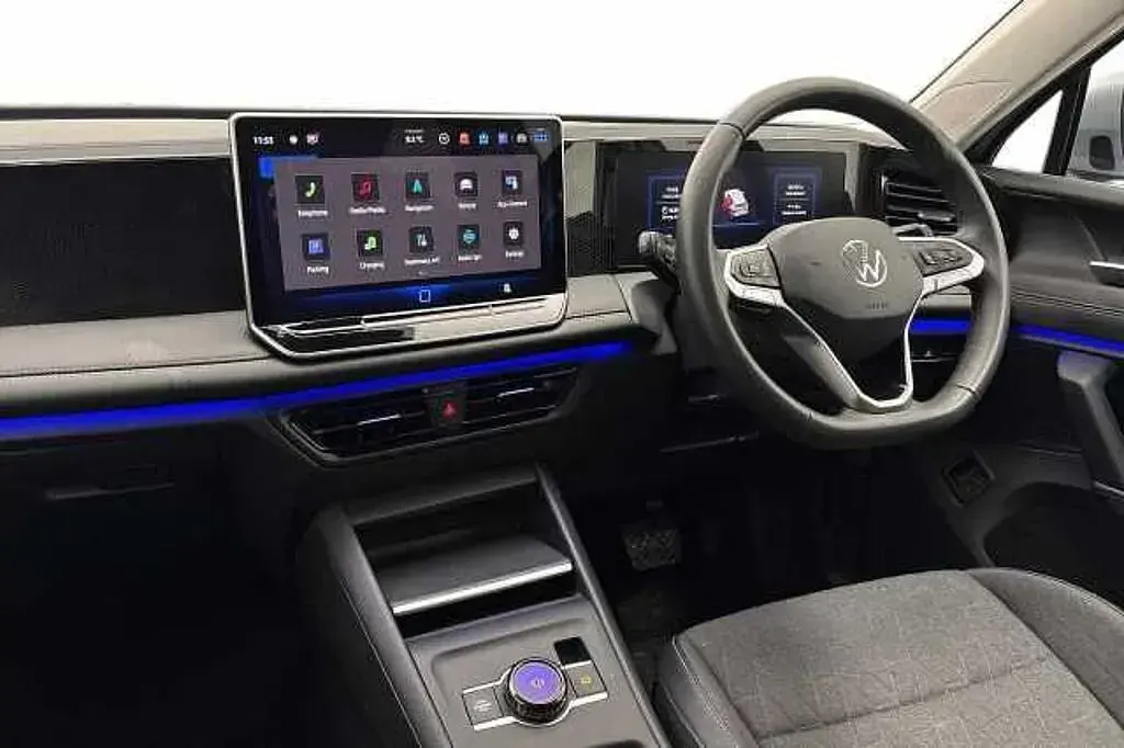 Second-hand VW Tiguan Match 204 CP (150 kW) 2025 Argintiu SUV