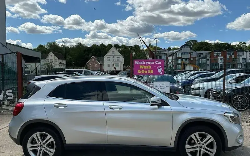Usado Mercedes GLA200 156 HP (114 kW) 2019 SUV