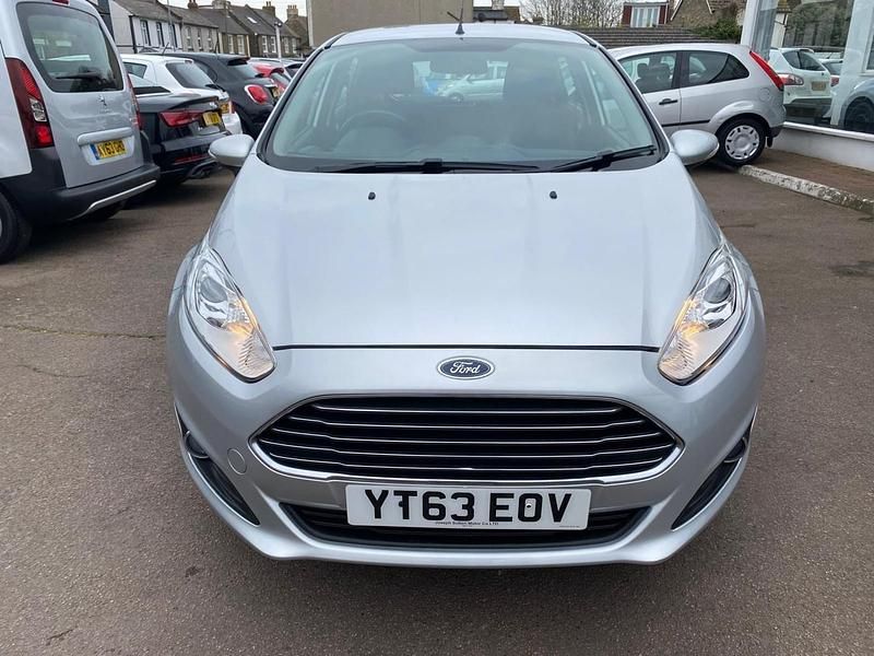 Used Ford Fiesta Zetec 82 HP (60 kW) 2013 Silver Hatchback
