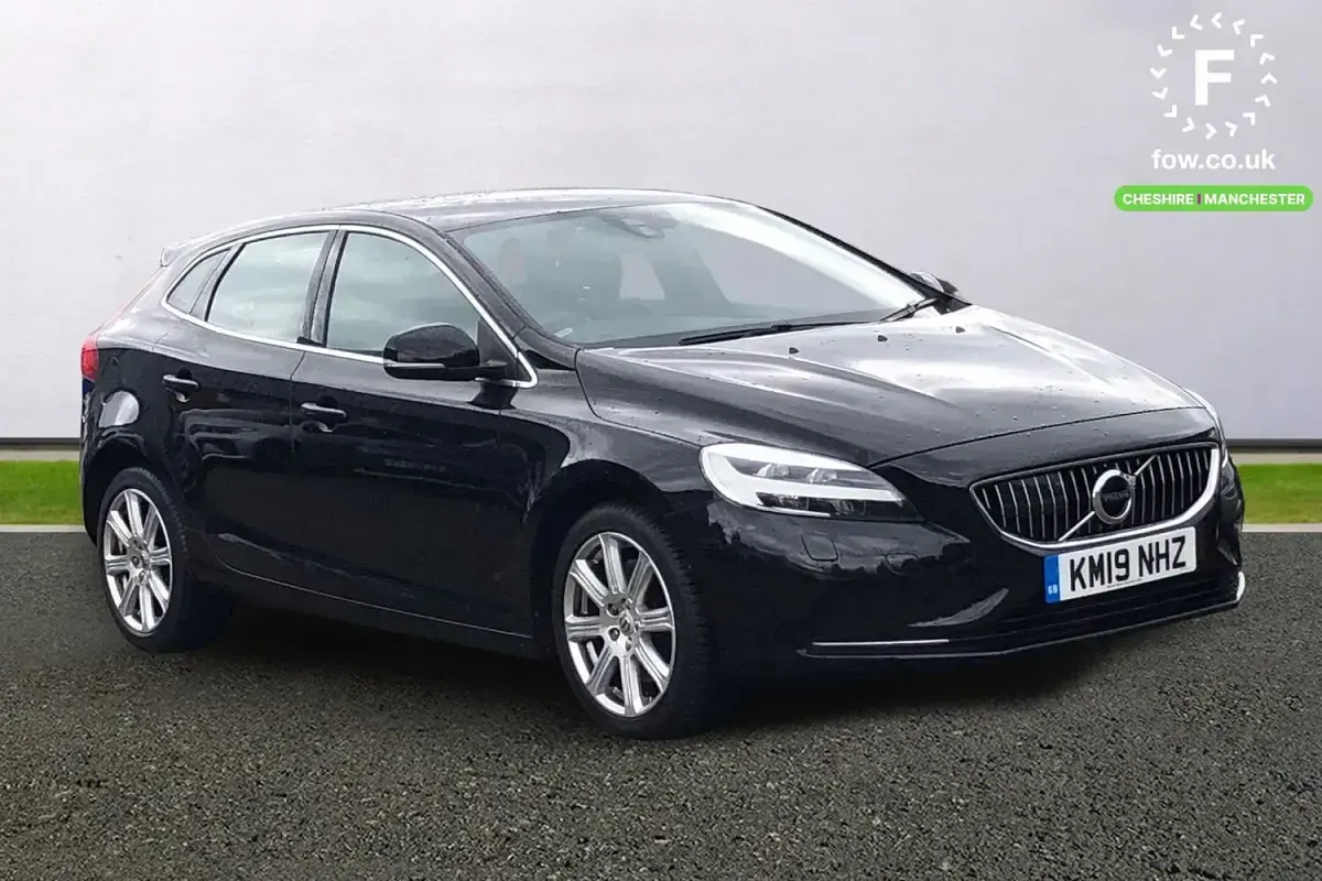 Used Volvo V40 Inscription 152 HP (111 kW) 2019 Hatchback