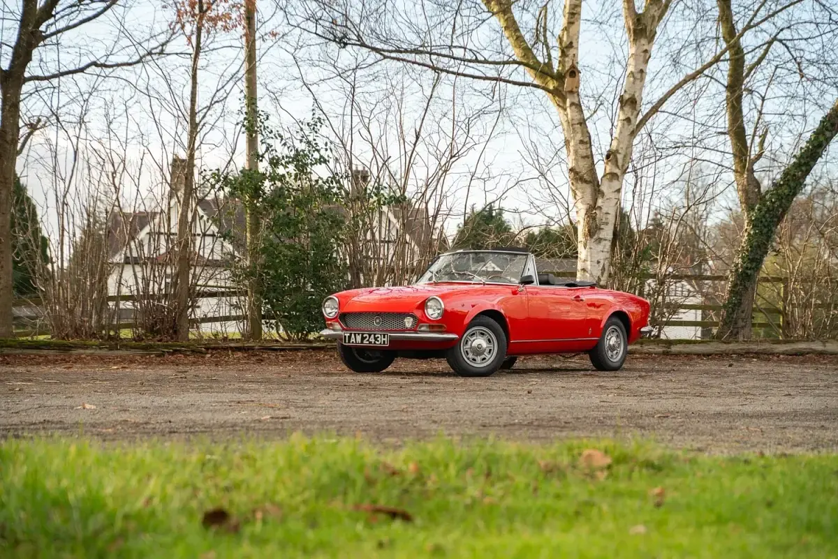 Used Fiat 124 Spider 108 HP (79 kW) 2016 Red Cabriolet