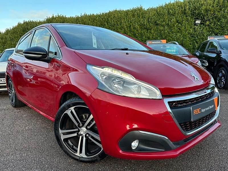Used Peugeot 208 GT-line 2016 Red Hatchback