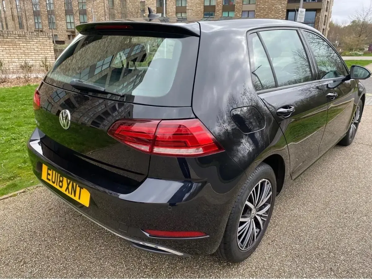 Used VW Golf VII SE 115 HP (84 kW) 2018 Black Hatchback