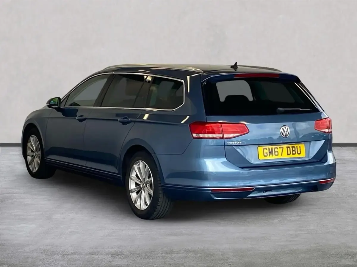 Używany VW Passat Business 150 KM (110 kW) 2018 Niebieski Kombi