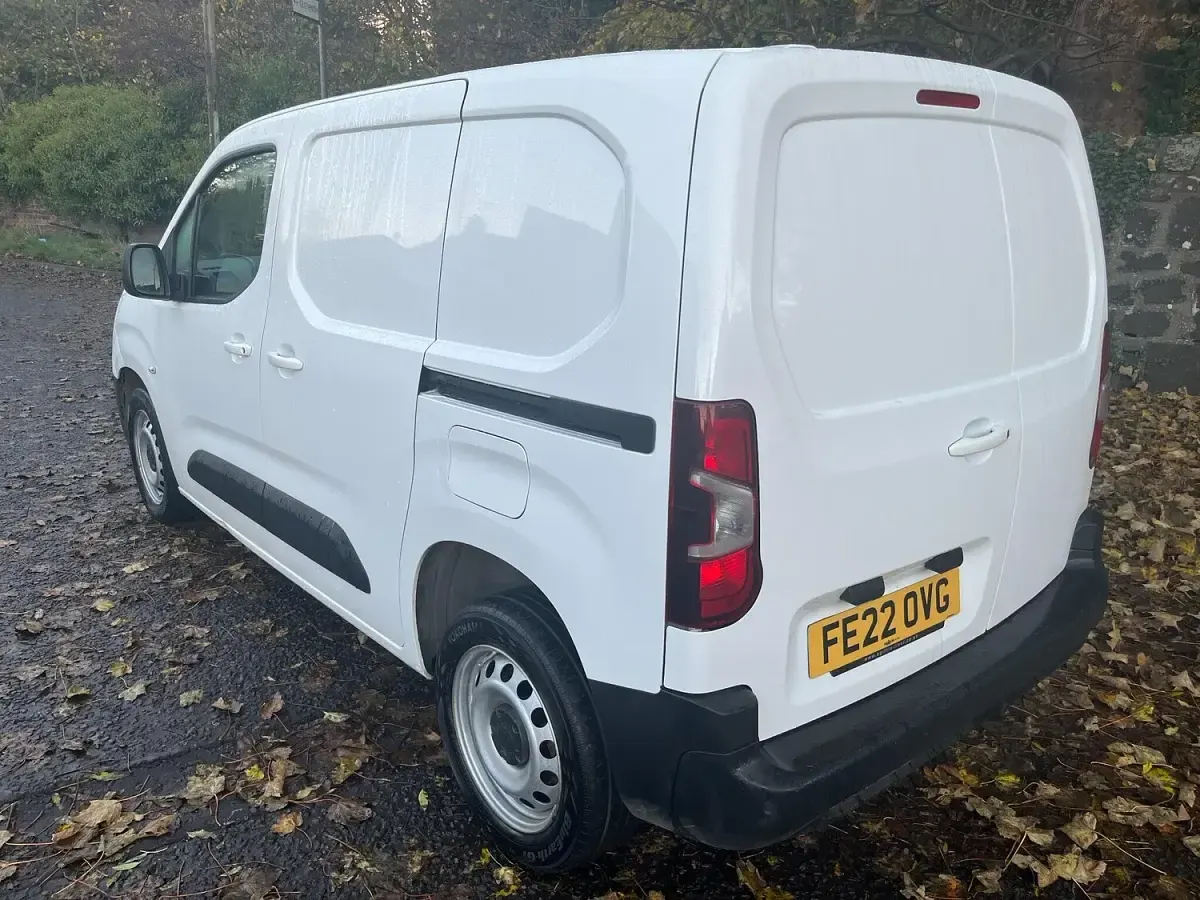Used Vauxhall Combo S 130 HP (95 kW) 2022 White MPV