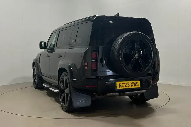 Used Land Rover Defender HSE Dynamic 245 HP (180 kW) 2023 Grey SUV