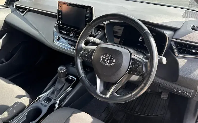 Used Toyota Corolla 122 HP (89 kW) 2019 Grey Estate