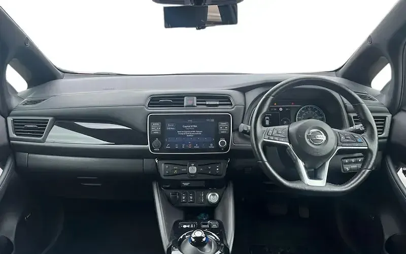 Used Nissan Leaf S 160 kW (218 HP) 2020 Red Hatchback
