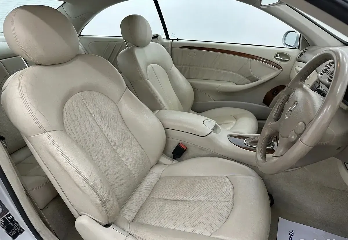 Käytetty Mercedes CLK200 Elegance 163 HP (119 kW) 2005 Hopea Coupe - kaksiovinen