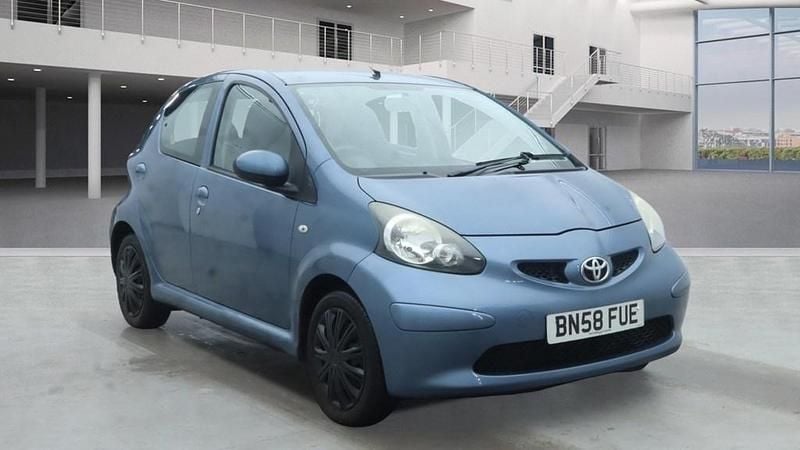Used Toyota Aygo 67 HP (49 kW) 2008 Blue Hatchback