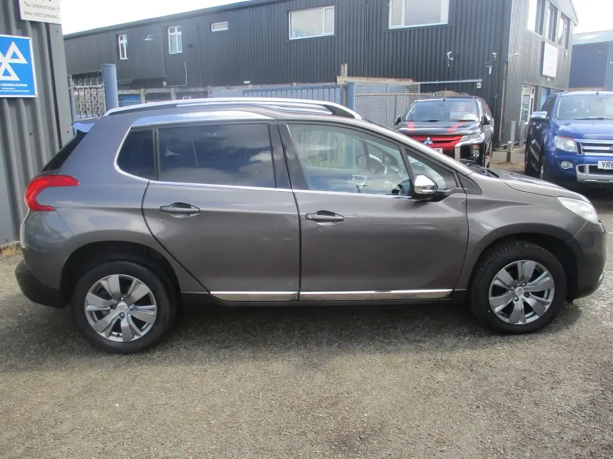 Used Peugeot 2008 Allure 92 HP (67 kW) 2015 Grey SUV