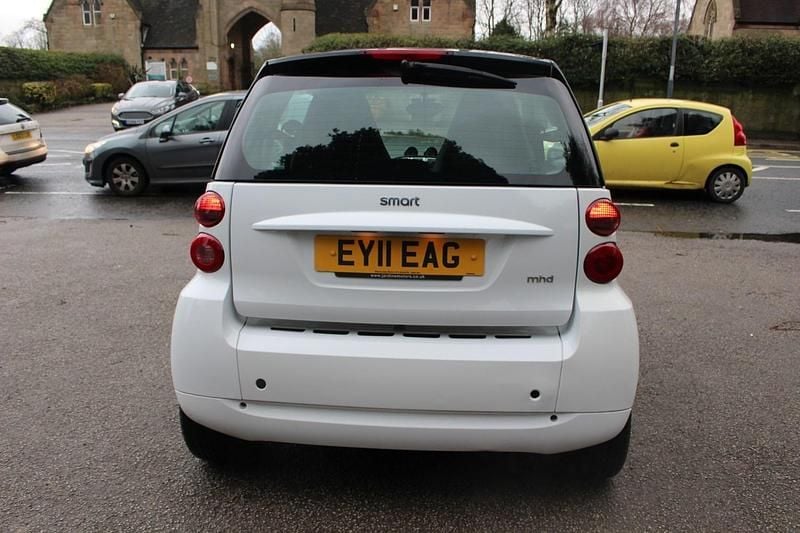 Used Smart ForTwo Coupé Passion 71 HP (52 kW) 2011 White Coupe