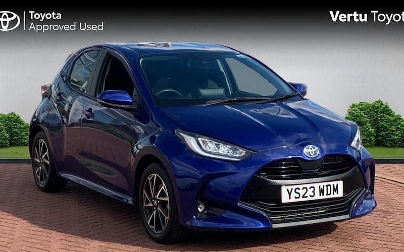 Used 2025 Toyota Yaris Hybrid Design Hatchback | £17,299 (Super price) - Image 1/4