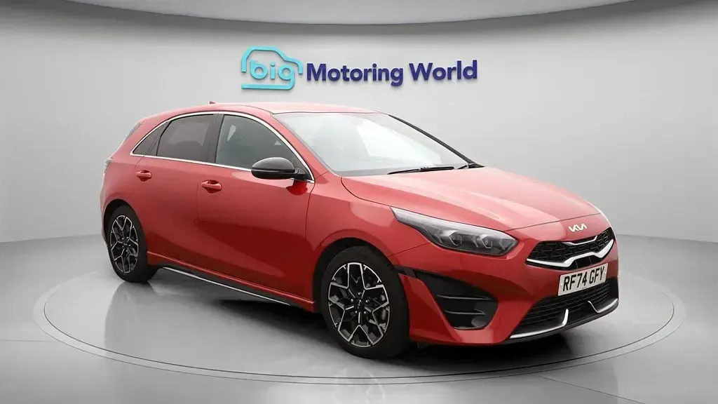 Usado Kia Ceed GT-Line 138 HP (101 kW) 2025 Vermelho Citadino
