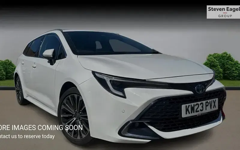 Używany Toyota Corolla Design 140 KM (102 kW) 2026 Kombi