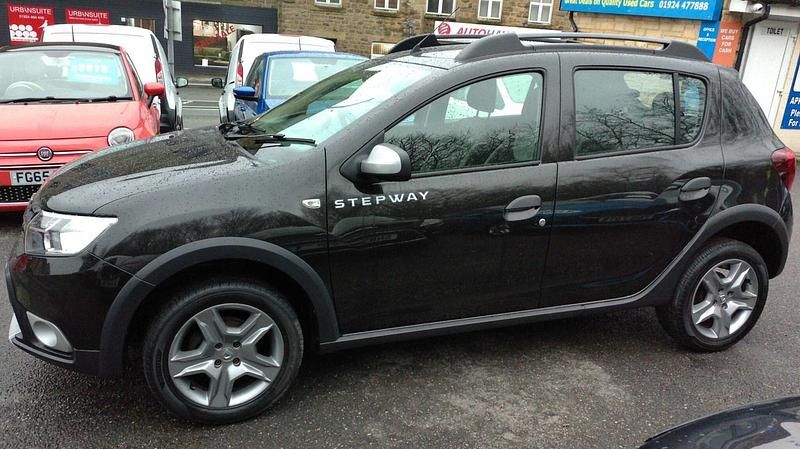 Used Dacia Sandero Ambiance 90 HP (66 kW) 2018 Black Hatchback