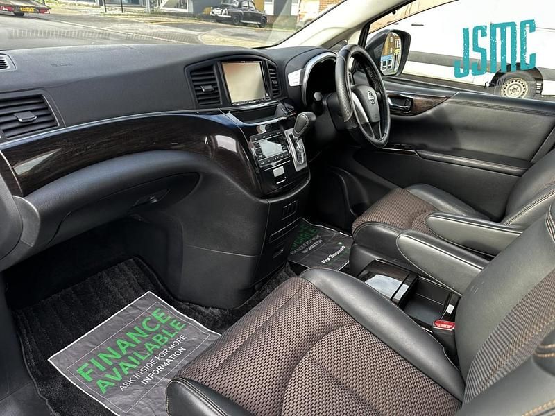 Used Nissan Elgrand 2011 Purple MPV