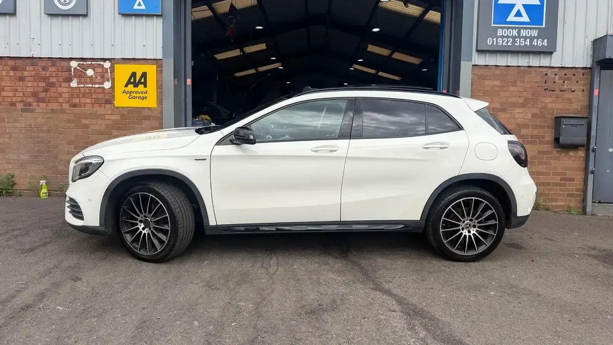 Used Mercedes GLA200 Premium Plus 2017 White SUV